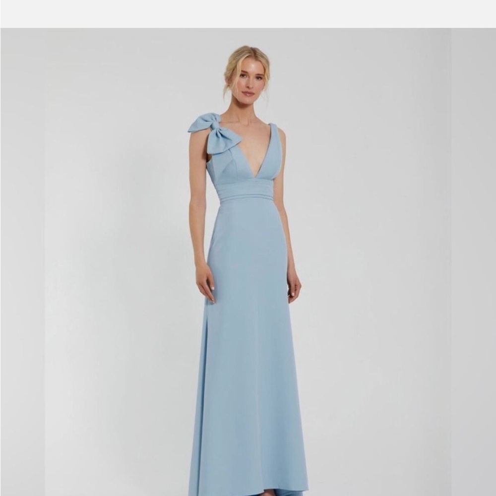Mac Duggal Blue Sleeveless V-Neck Gown